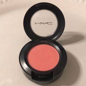 MAC matte Free To Be eyeshadow